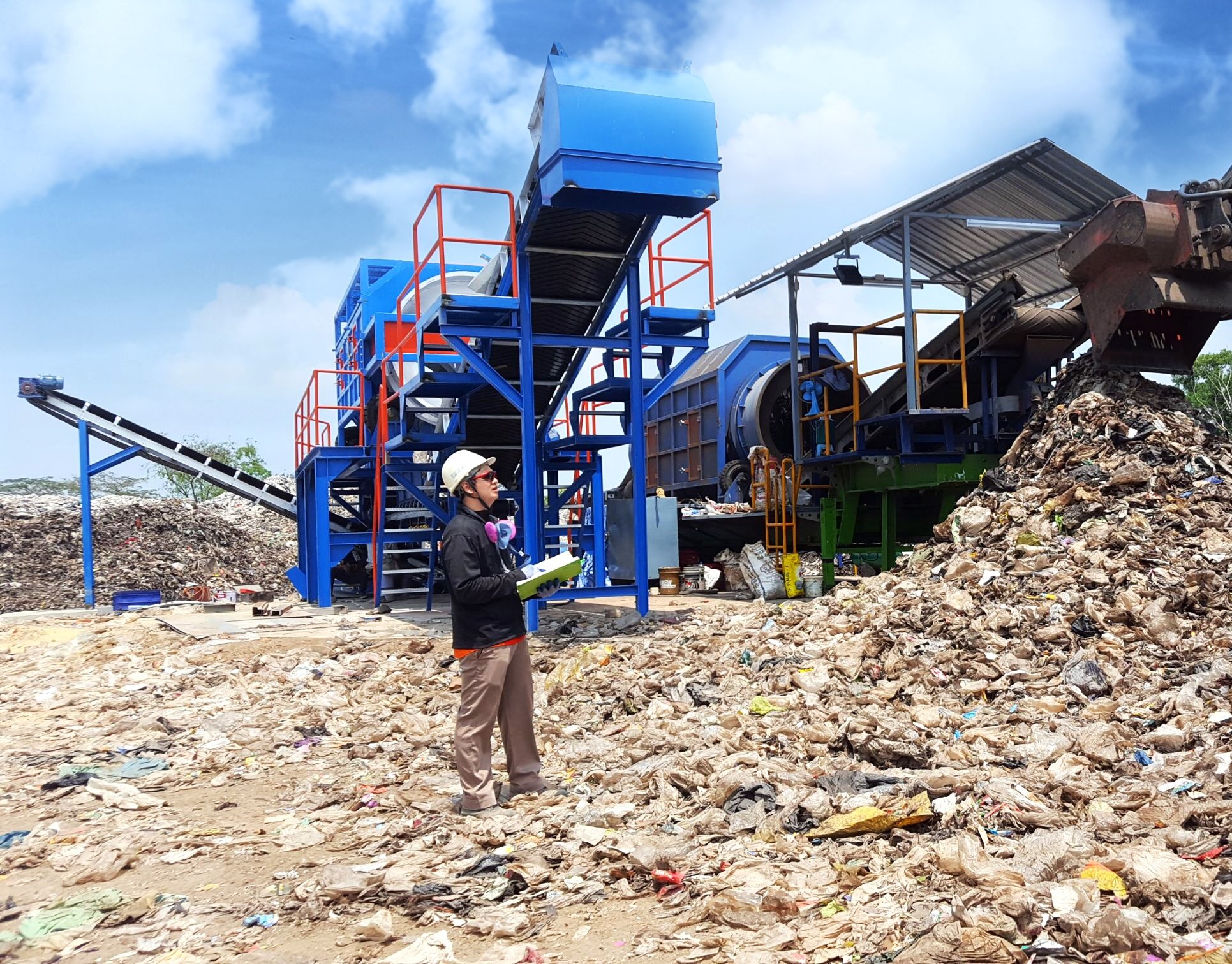 INSEE Ecocyle mines landfills in Thailand for plastics that can be used as refuse-derived fuel