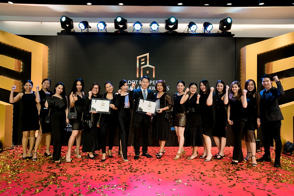 Plus Property Dot Property Thailand Awards 2019 Winning an award