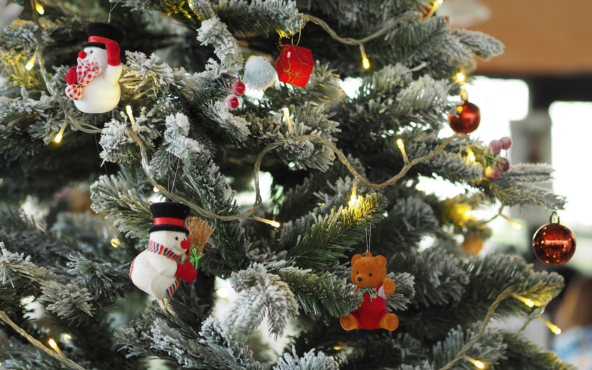 Christmas lighting tips