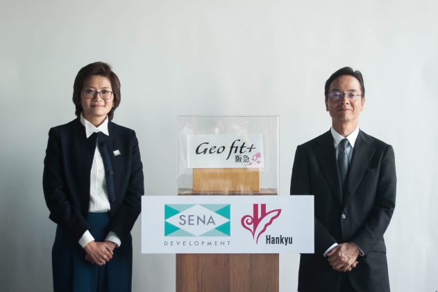 Kessara Thanyalakpark (left), SENA Deputy Chief Executive Officer, and Ryuichi Morotomi (right), President and CEO of Hankyu Realty, announce a JV agreement to launch two new projects