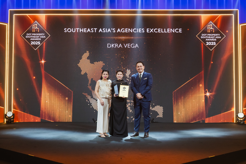 Đại diện DKRA Vega nhận giải thưởng danh giá tại sự kiện