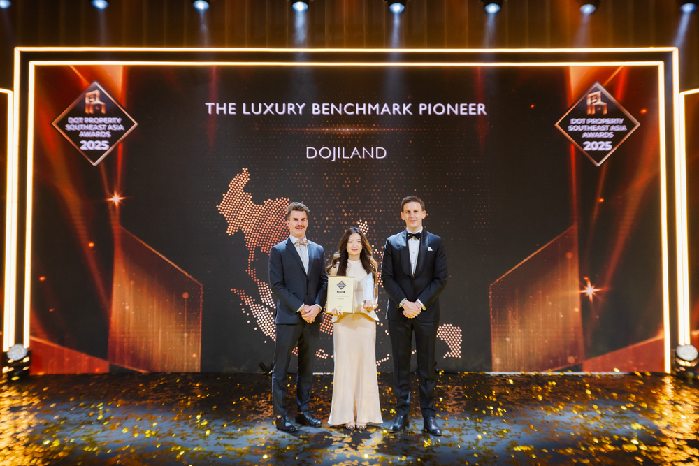 Đại diện DOJILAND nhận giải thưởng danh giá tại sự kiện