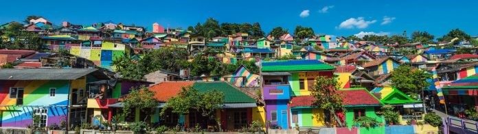 Kampung Pelangi Menjadi Daya Tarik Turis