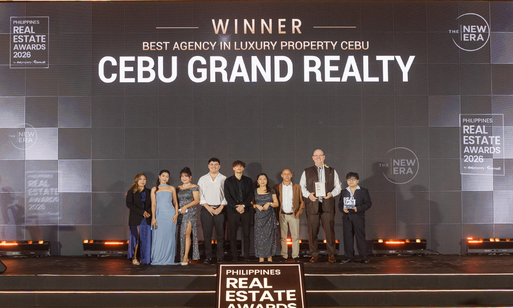 L-R: Marie Ann Jane Ramilo – Sales Executive, Ethelyn Limen – Operations Manager, Jovena Mae Quimada – Leasing Executive, Orion Lee, Daniel Whiteman, Cristina Romero – Lamudi / Dot Property PH Senior Director for Broker Classified, Johan Whiteman, Jay Lee and David Louis Manuel – CEO.